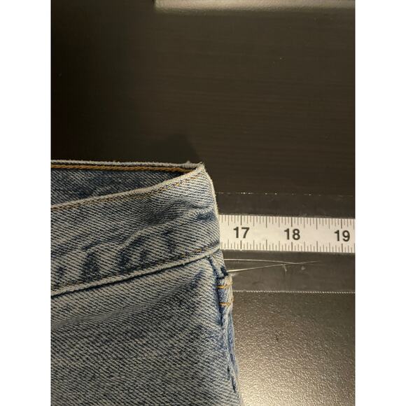 Levis Mens Jeans 30x32 Medium Wash Distressed Button Fly High Rise Straight Leg - Picture 6 of 9